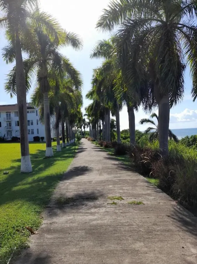 Bruce Seacastle Vacation Penthouse Lejlighed Montego Bay