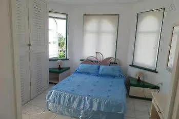 Апартаменты Bruce Seacastle Vacation Penthouse Бухта Монтего Ямайка